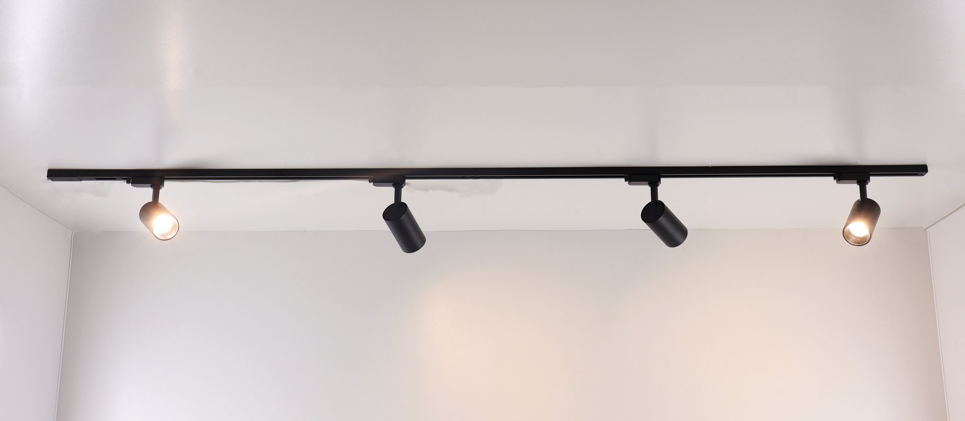 EGLO || Zuiver Verkoop 3 EGLO || Zuiver Verkoop -EGLO || Zuiver Verkoop complete set zwart rail plus 2 meter 4 spots 50047 4